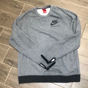 NIKE INTERNATIONAL GRAY SWEATSHIRT LARGE
